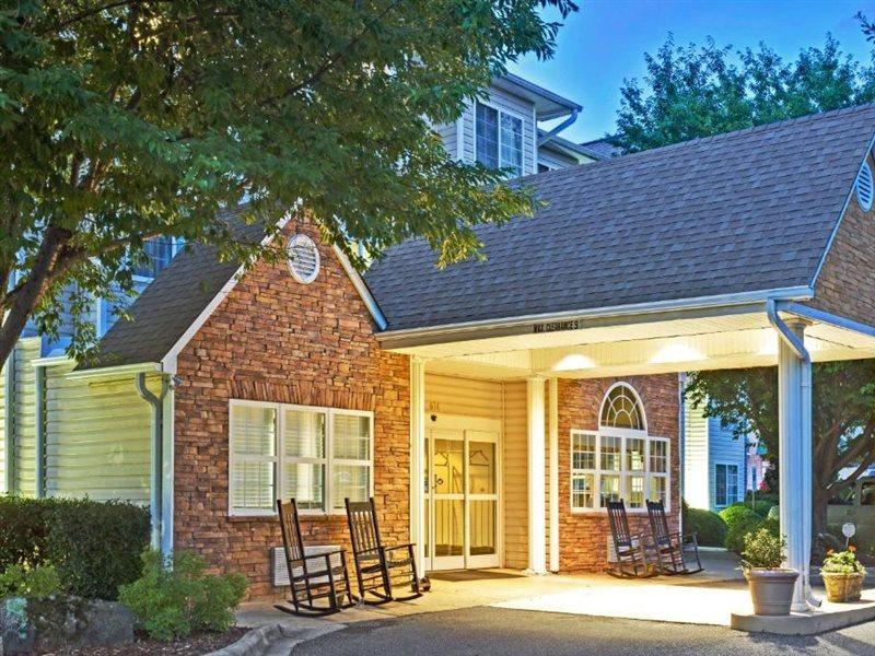 Microtel Inn & Suites By Wyndham Cherokee Exteriér fotografie